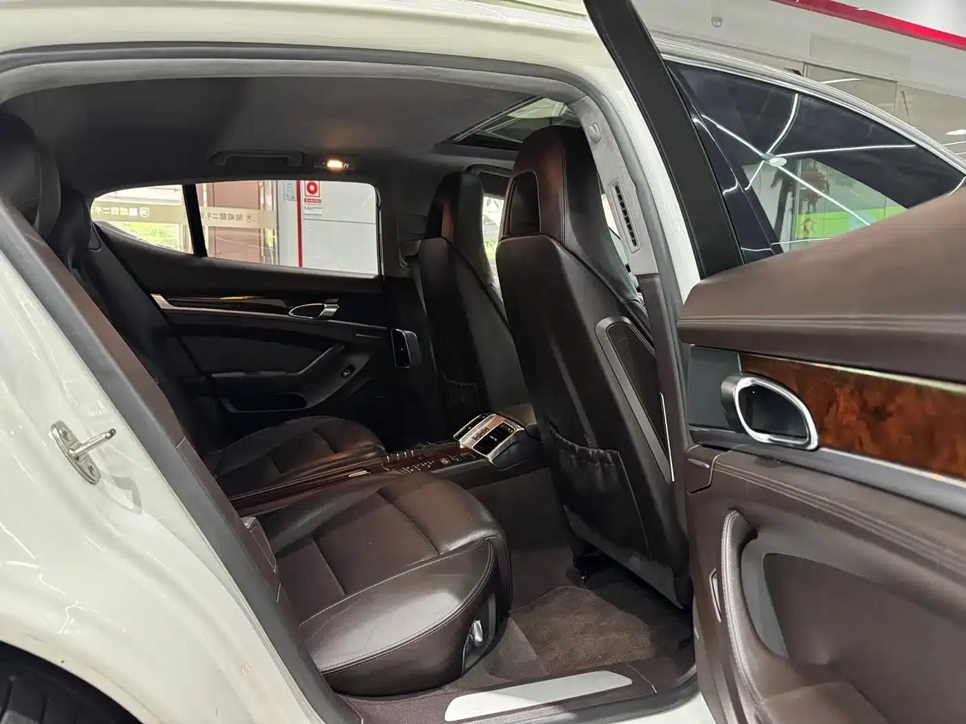 Panamera 2010 Panamera Turbo 4.8T — миниатюра 10