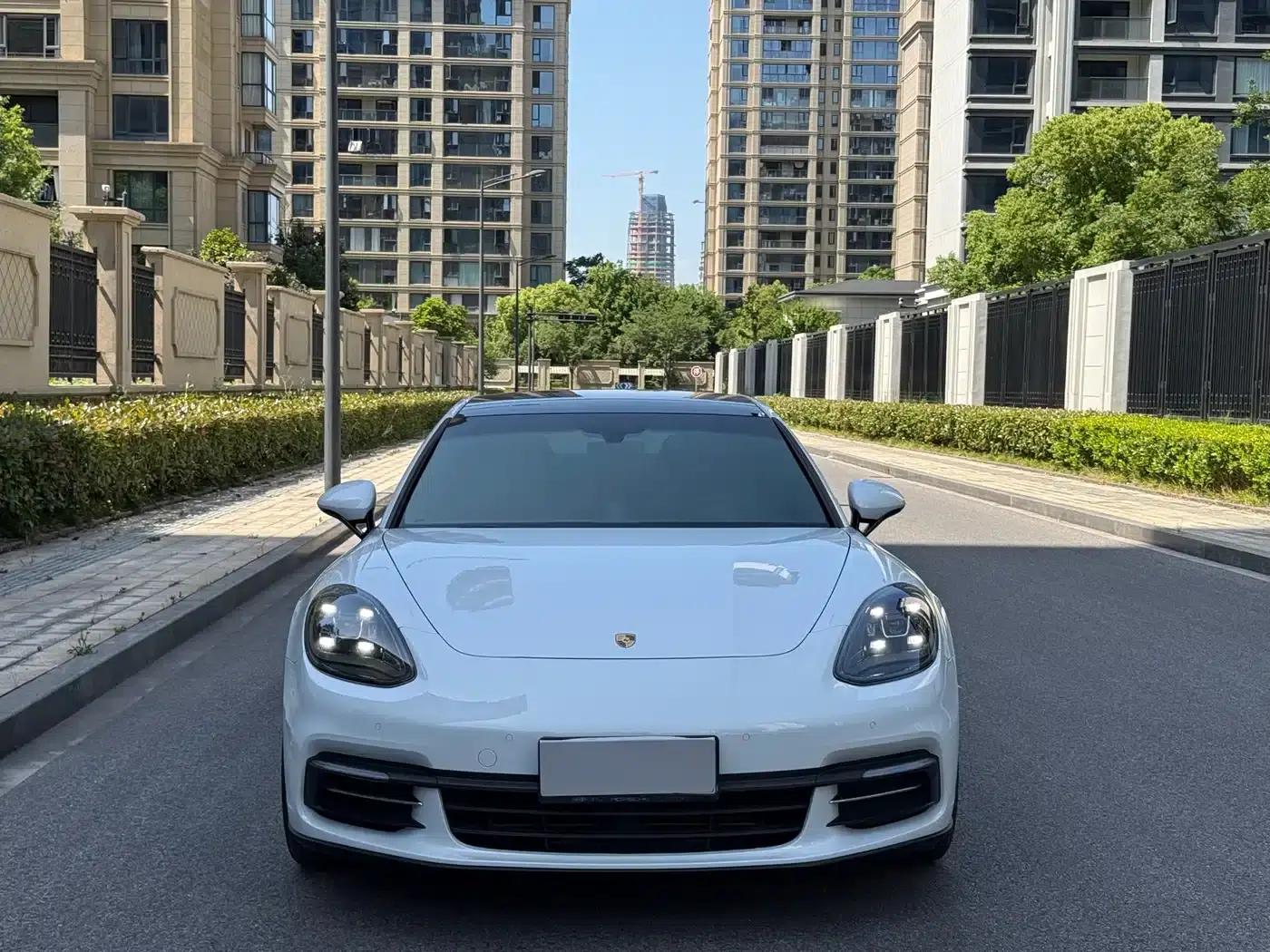 2017 Panamera Executive Long Wheelbase 3.0T — миниатюра 2