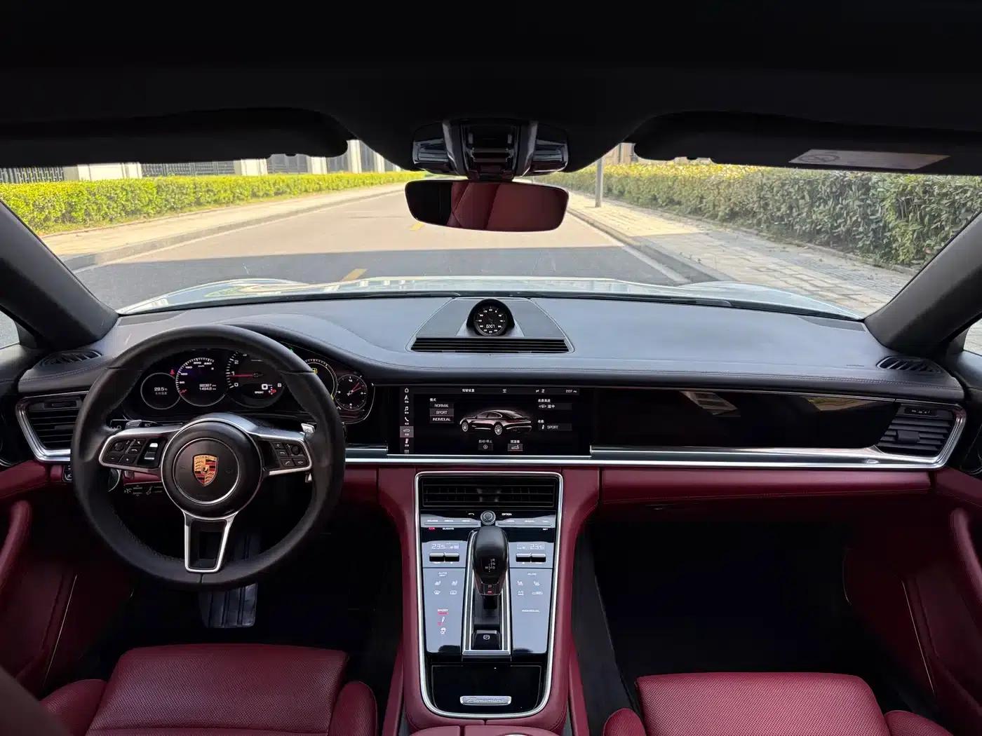 2017 Panamera Executive Long Wheelbase 3.0T — миниатюра 12
