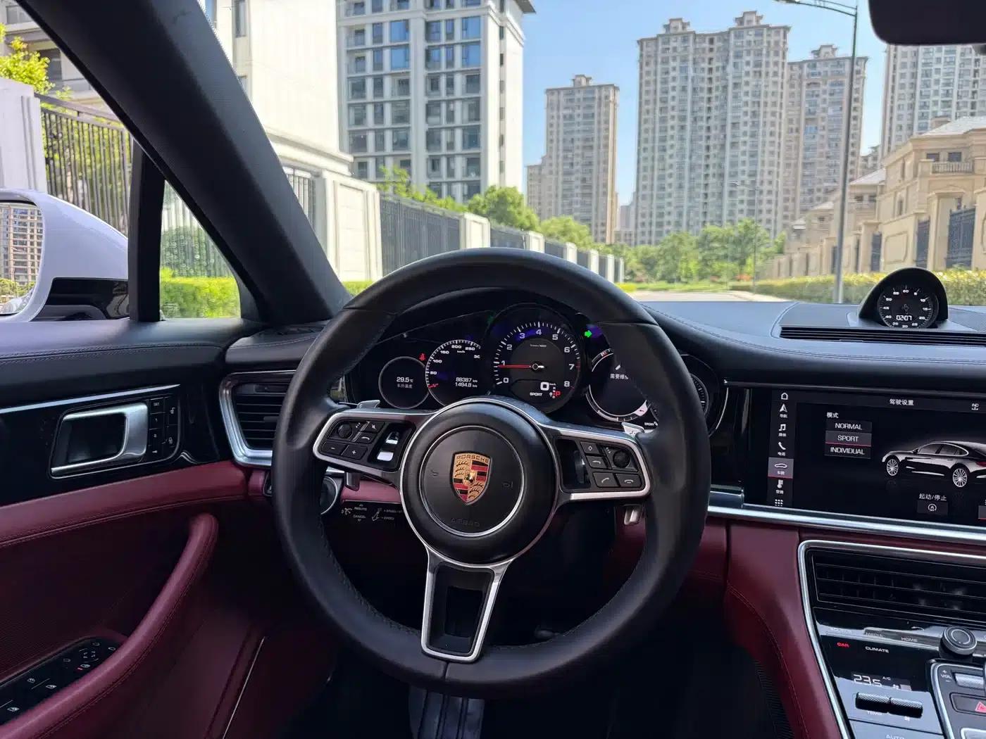 2017 Panamera Executive Long Wheelbase 3.0T — миниатюра 13