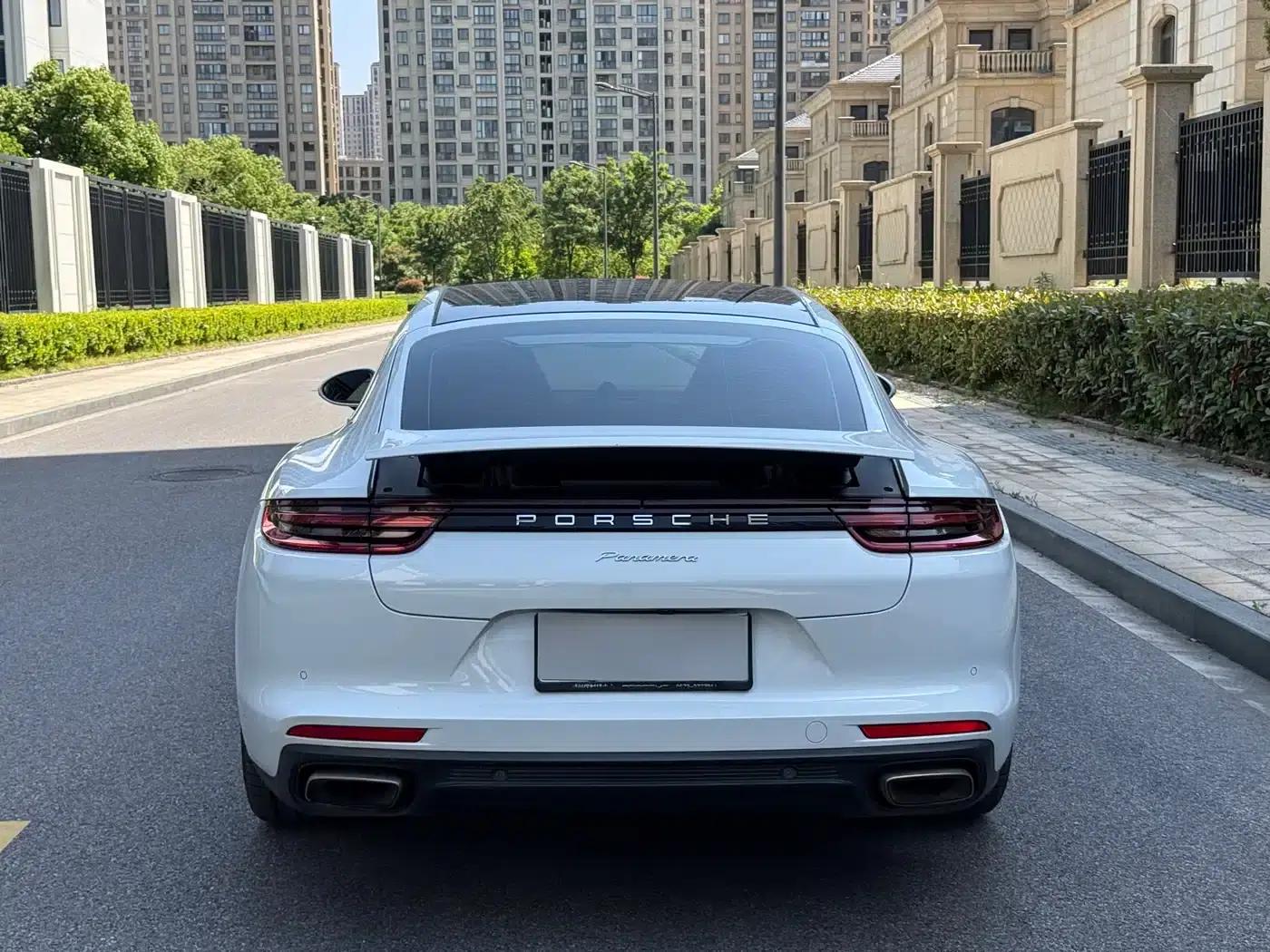 2017 Panamera Executive Long Wheelbase 3.0T — миниатюра 5
