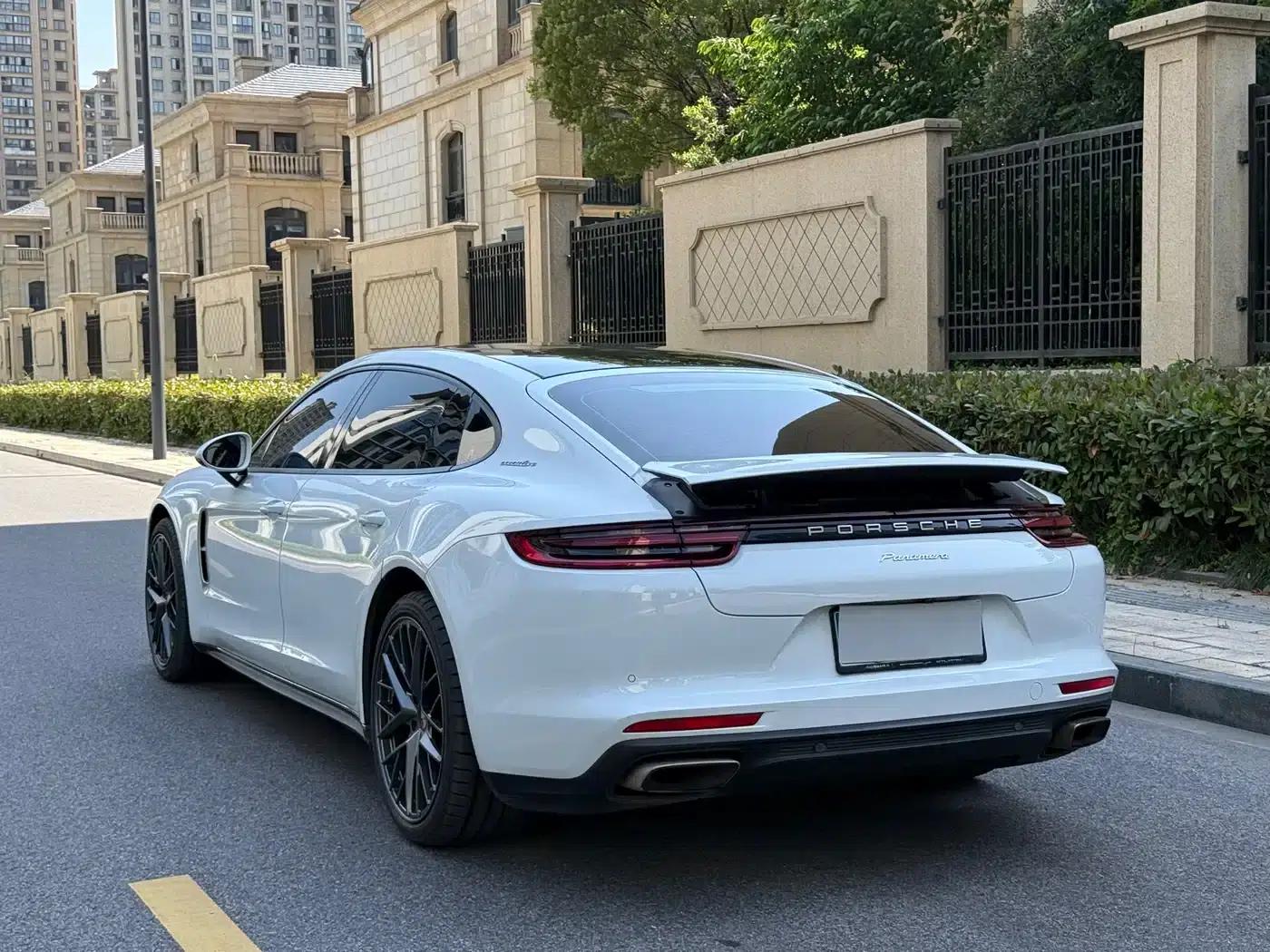 2017 Panamera Executive Long Wheelbase 3.0T — миниатюра 7