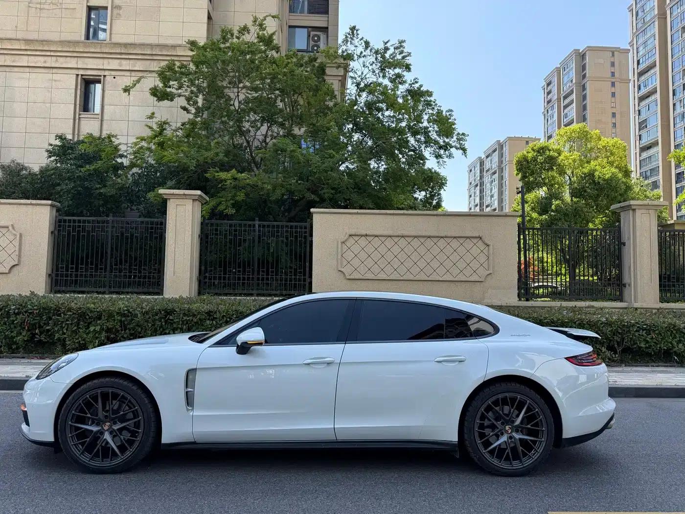 2017 Panamera Executive Long Wheelbase 3.0T — миниатюра 8