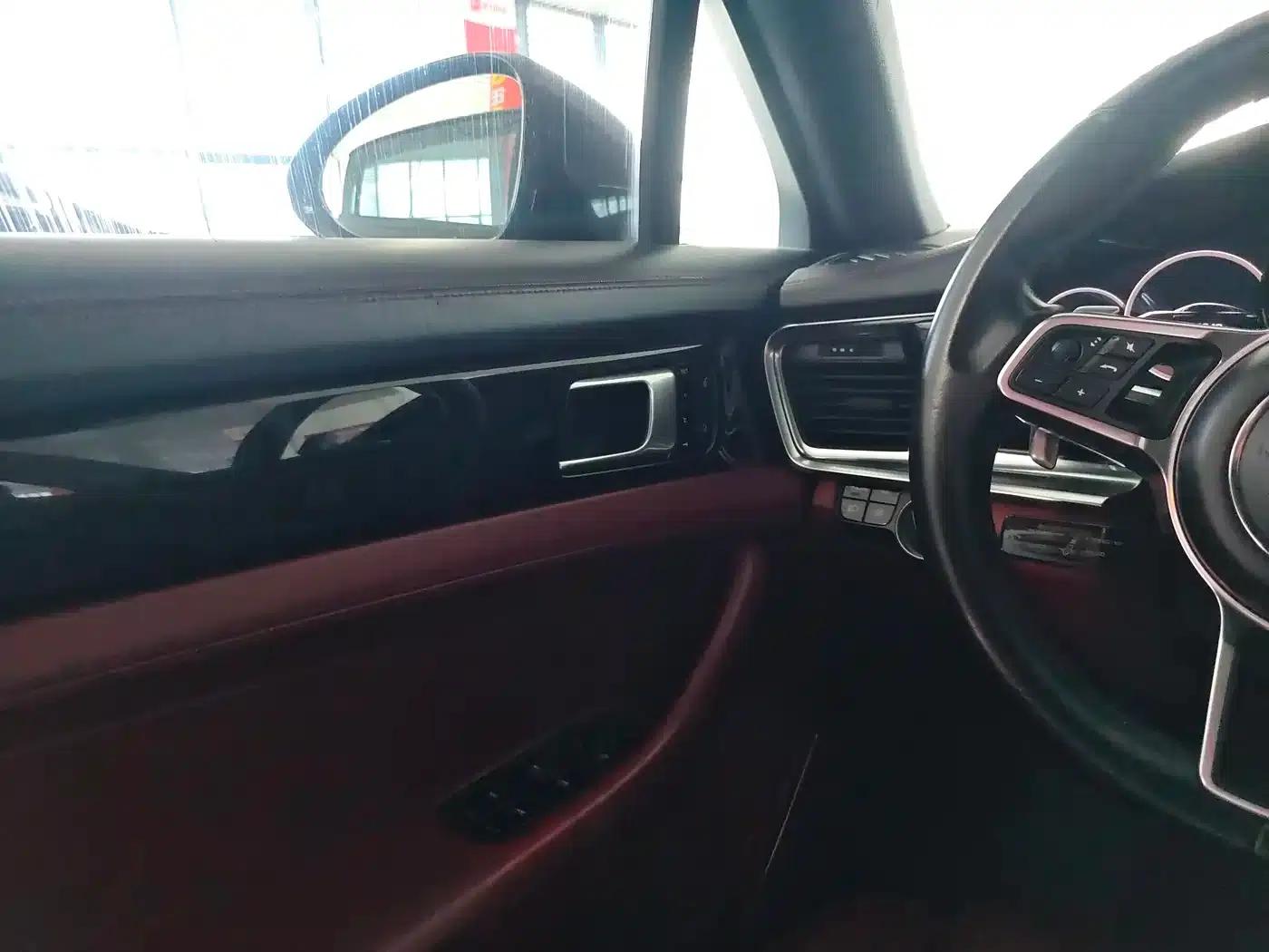 2017 Panamera 4 Executive Long Wheelbase 3.0T — миниатюра 13