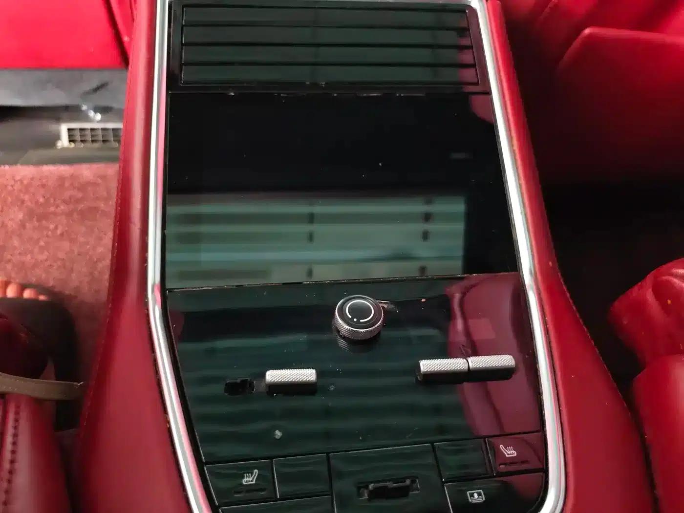 2017 Panamera 4 Executive Long Wheelbase 3.0T — миниатюра 16