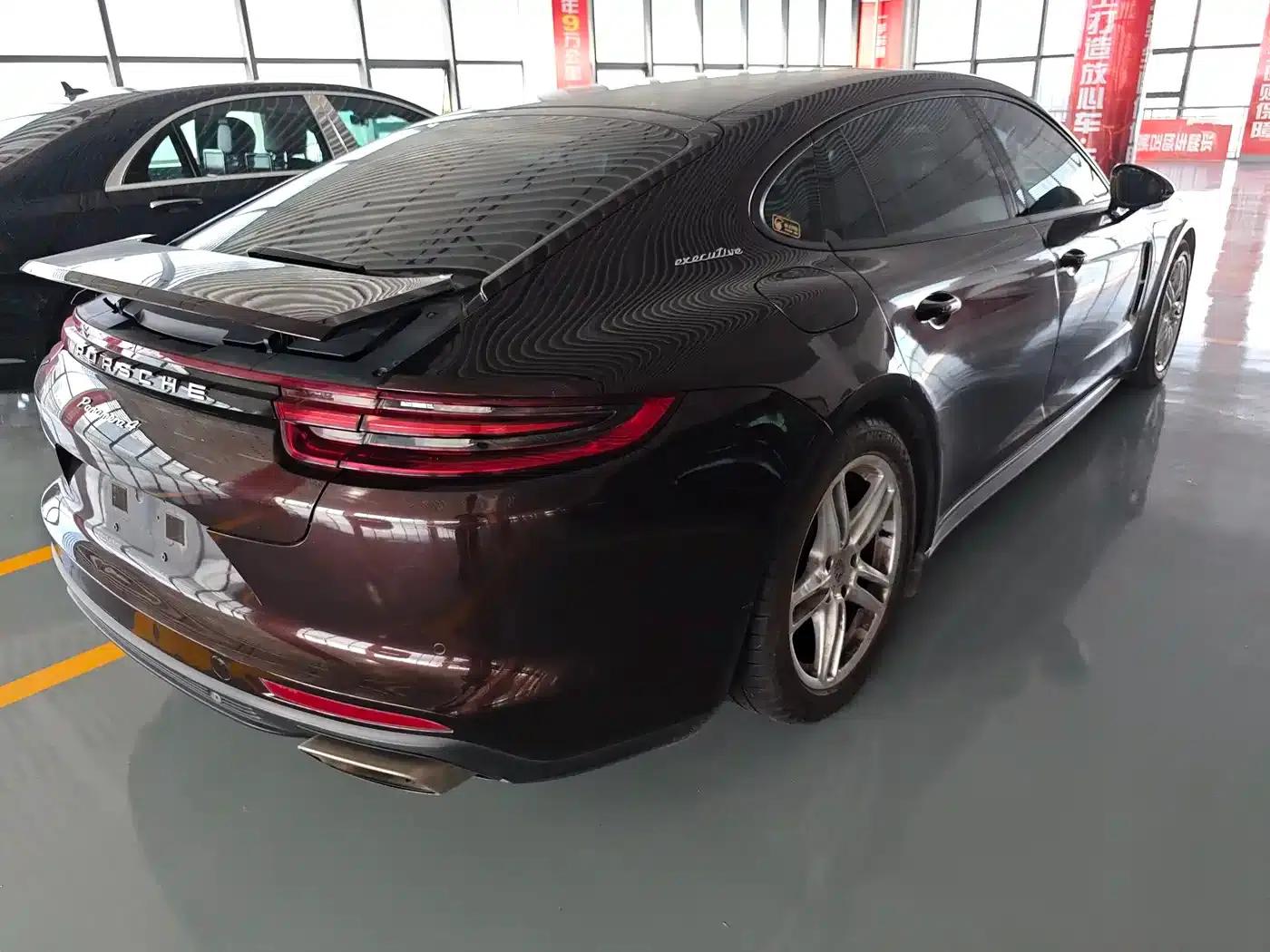 2017 Panamera 4 Executive Long Wheelbase 3.0T — миниатюра 22