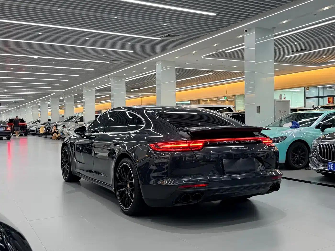 2019 Panamera 4 Executive Long Wheelbase 2.9T — миниатюра 16