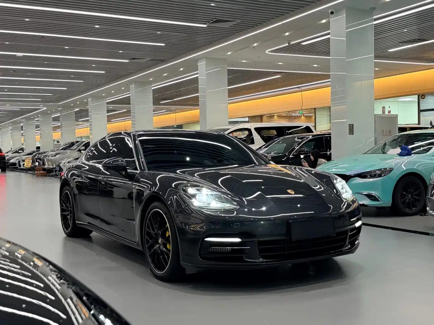 2019 Panamera 4 Executive Long Wheelbase 2.9T — миниатюра 3