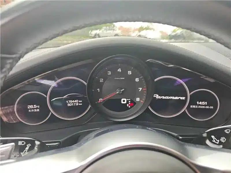 2017 Panamera Executive Long Wheelbase 3.0T — миниатюра 7