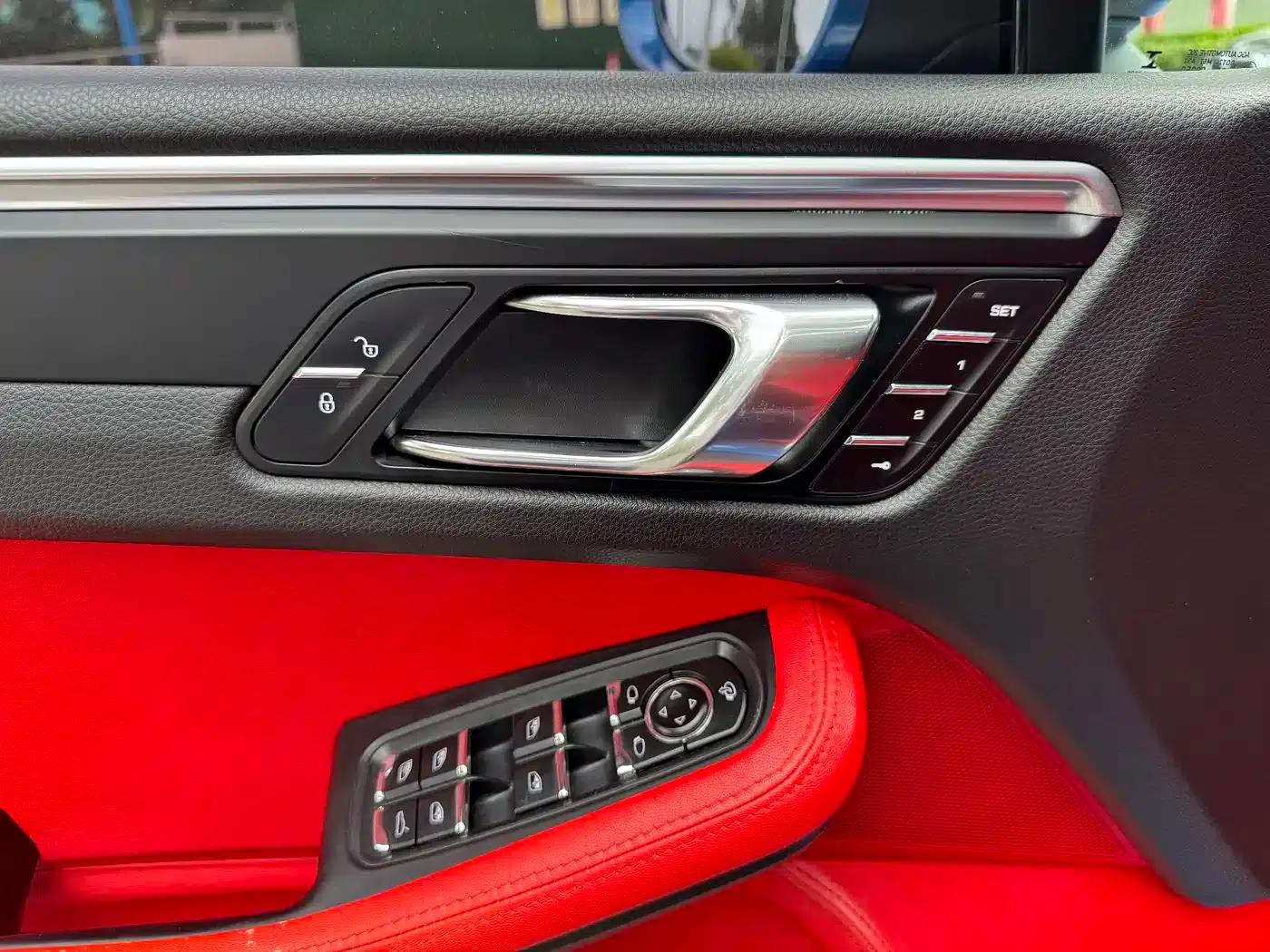 2016 Macan 2.0T — миниатюра 17