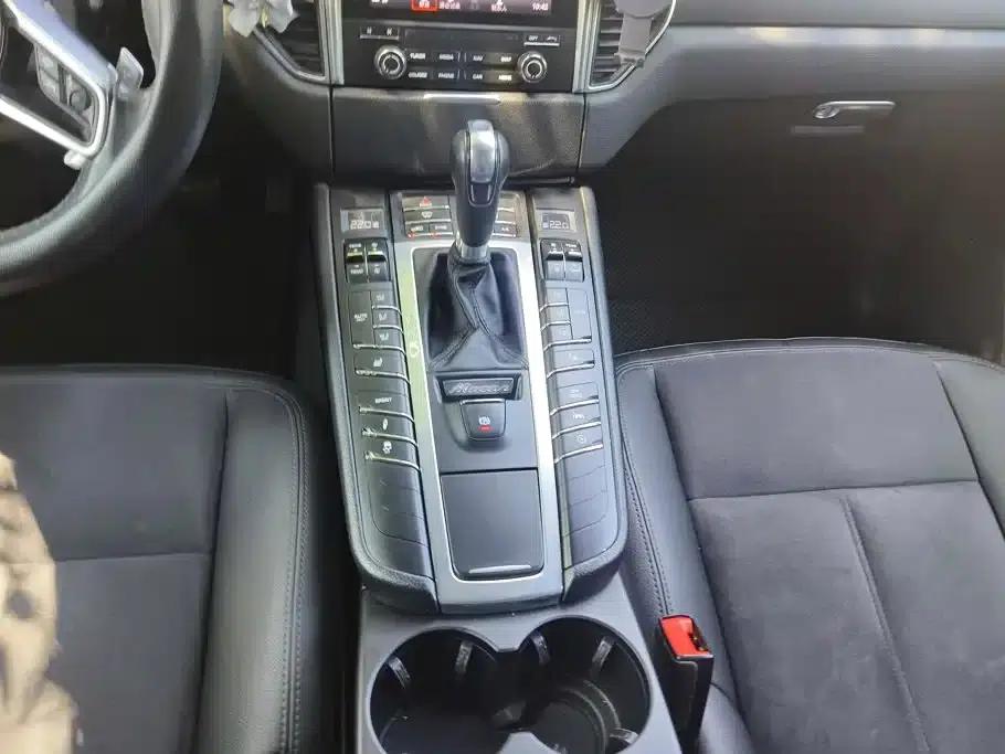 2017 Macan 2.0T — миниатюра 16