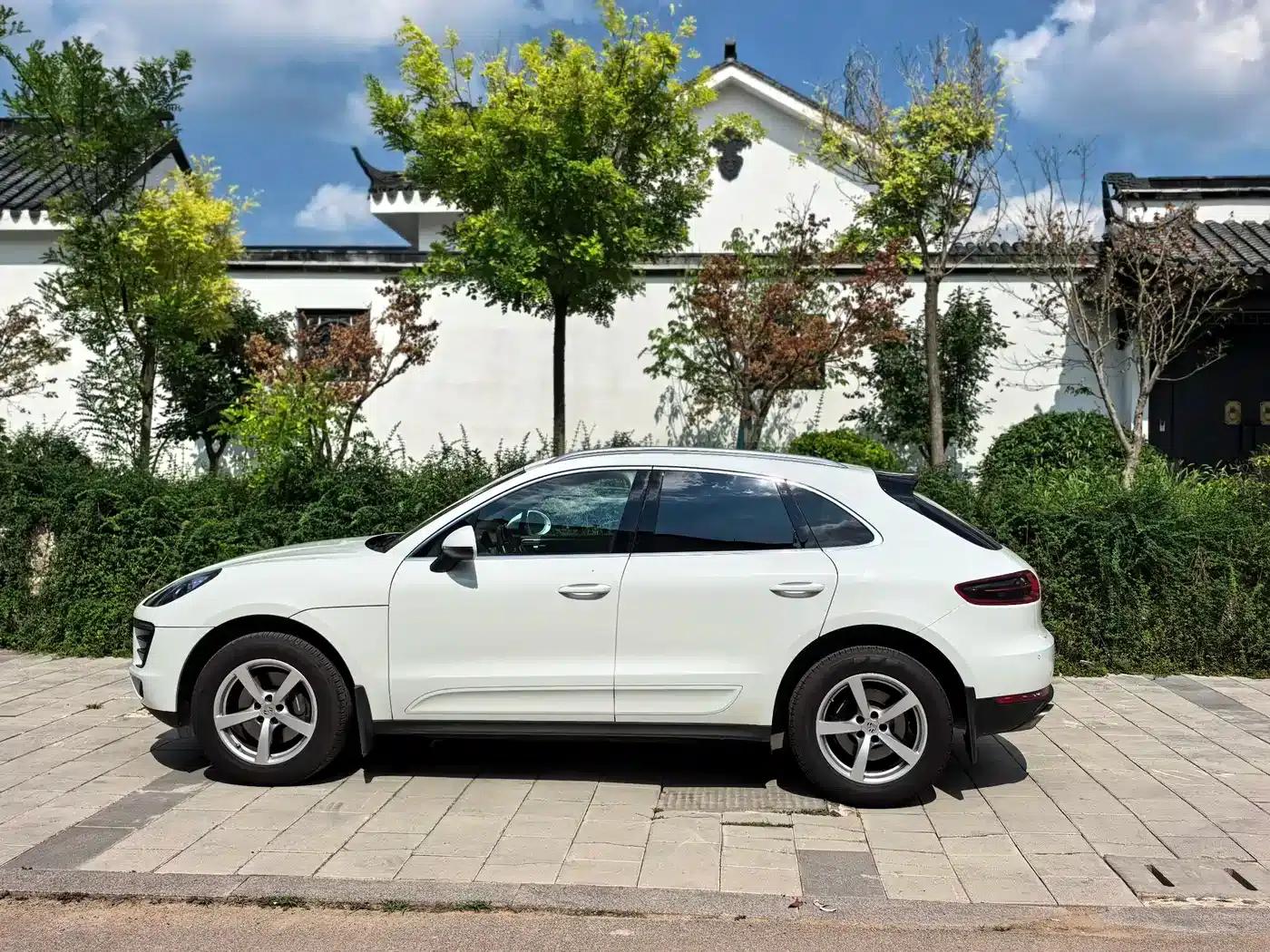 2017 Macan 2.0T — миниатюра 2