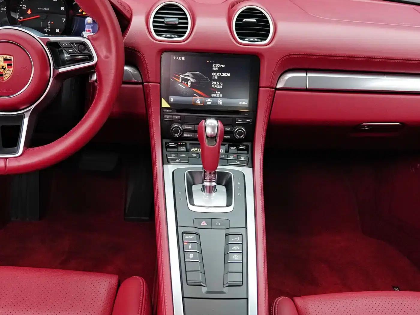 Porsche 718 Cayman 2022 2.0T — миниатюра 11