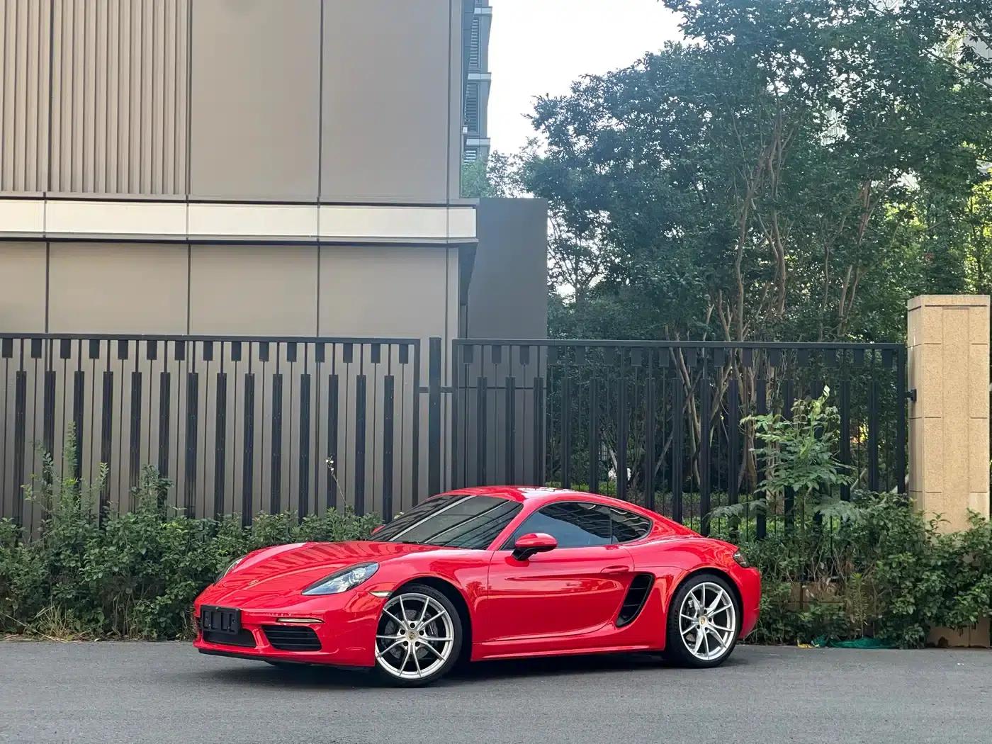Porsche 718 Cayman 2020 2.0T — миниатюра 1