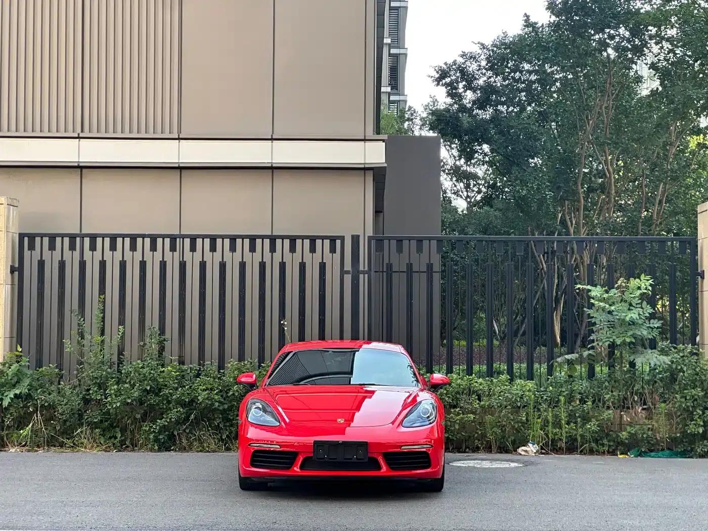 Porsche 718 Cayman 2020 2.0T — миниатюра 2