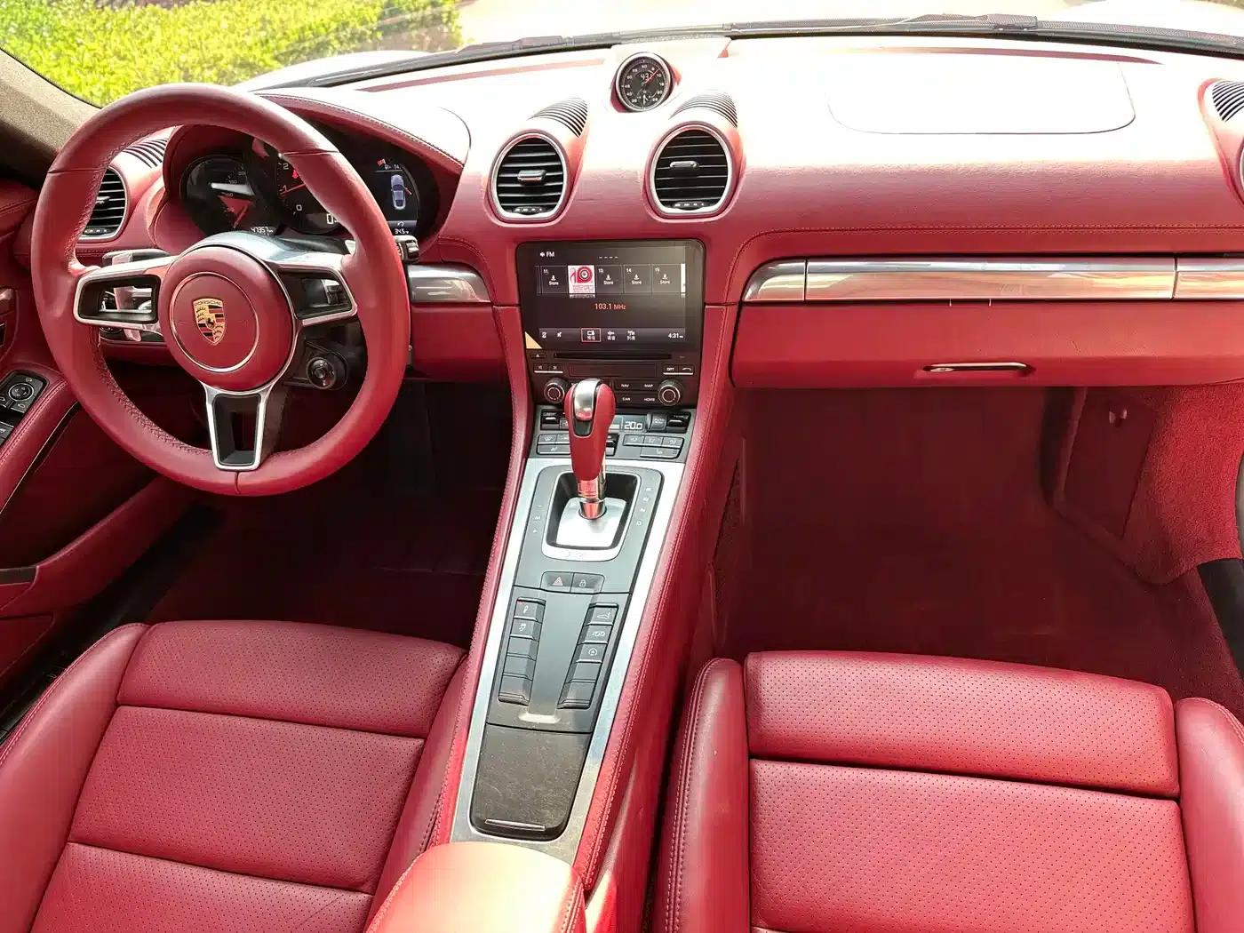 Porsche 718 Cayman 2018 2.0T — миниатюра 11