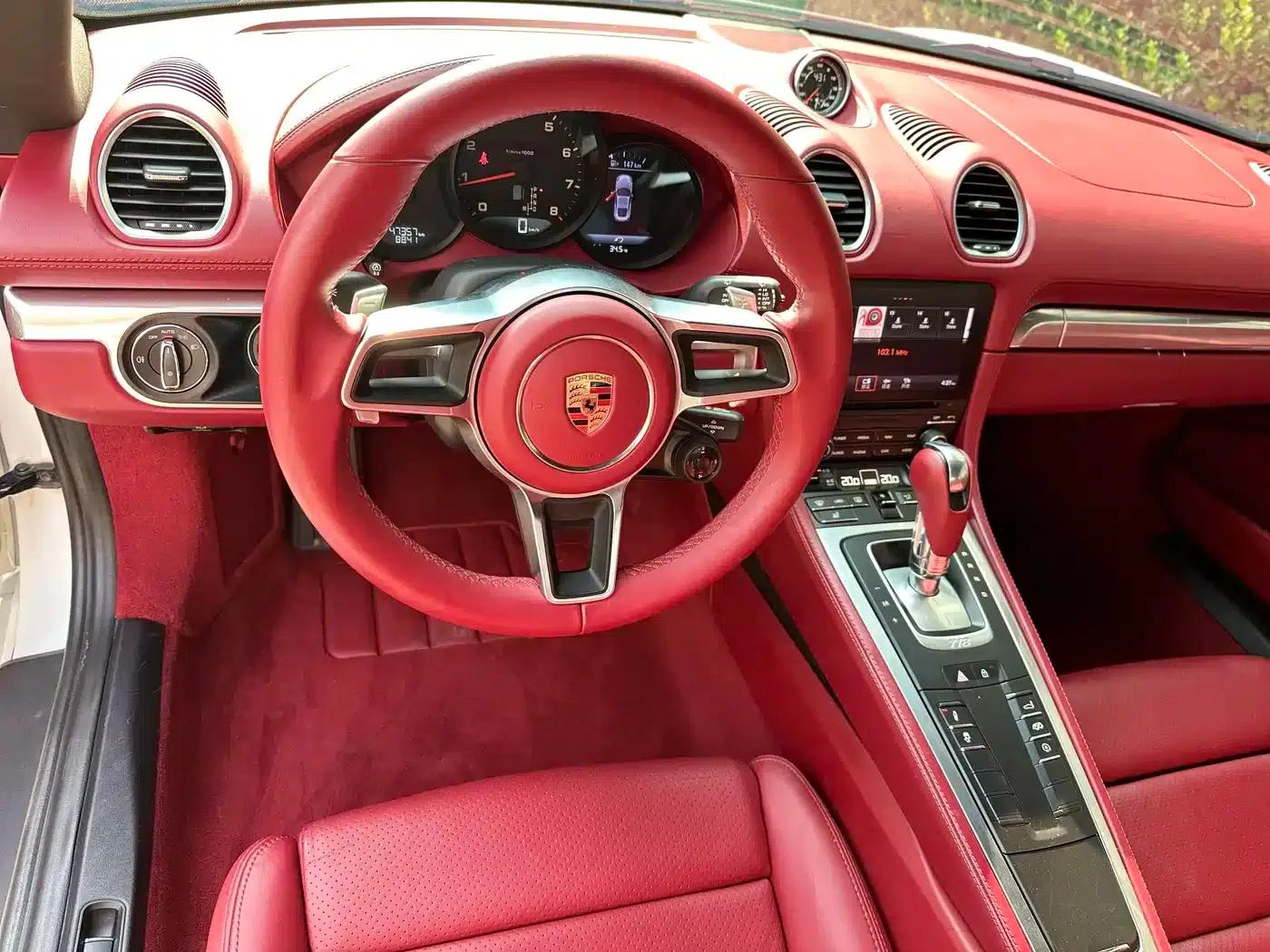 Porsche 718 Cayman 2018 2.0T — миниатюра 9
