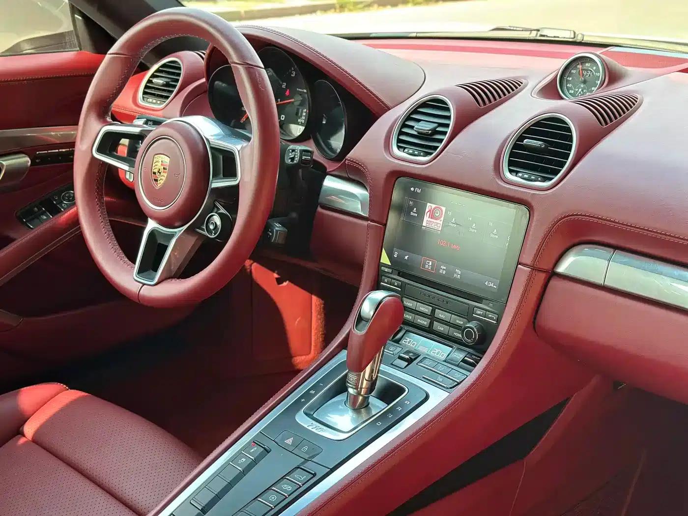 Porsche 718 Cayman 2018 2.0T — миниатюра 10