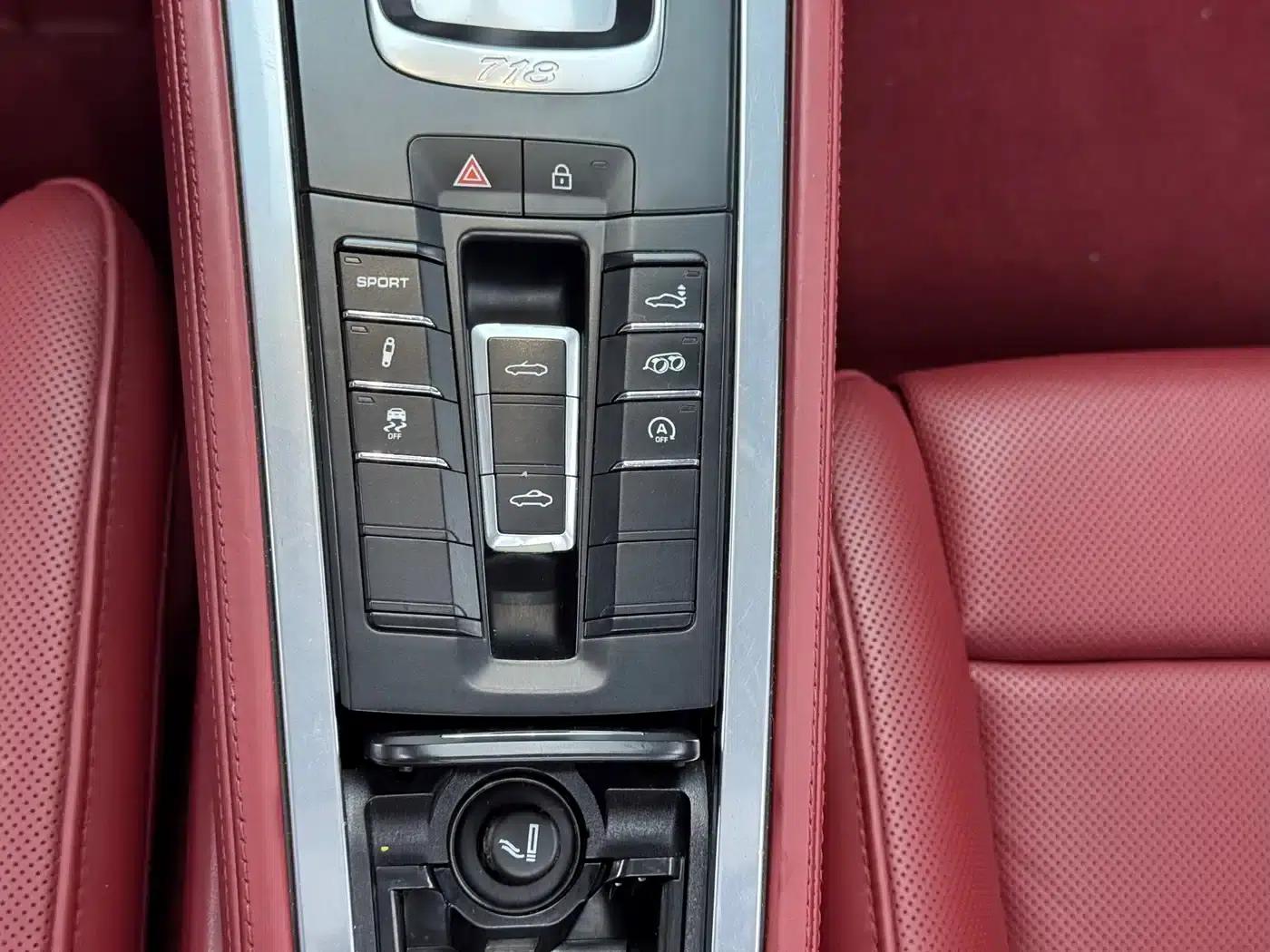 2020 Porsche 718 Boxster 2.0T — миниатюра 10