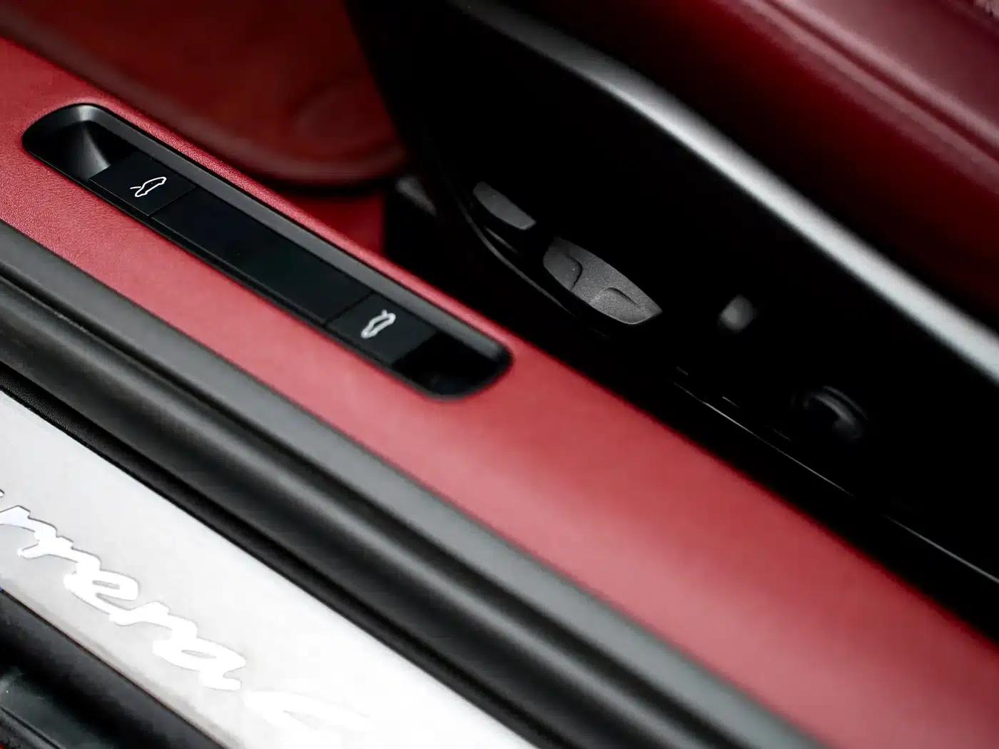 2022 Porsche 911 Carrera 4 3.0T — миниатюра 9
