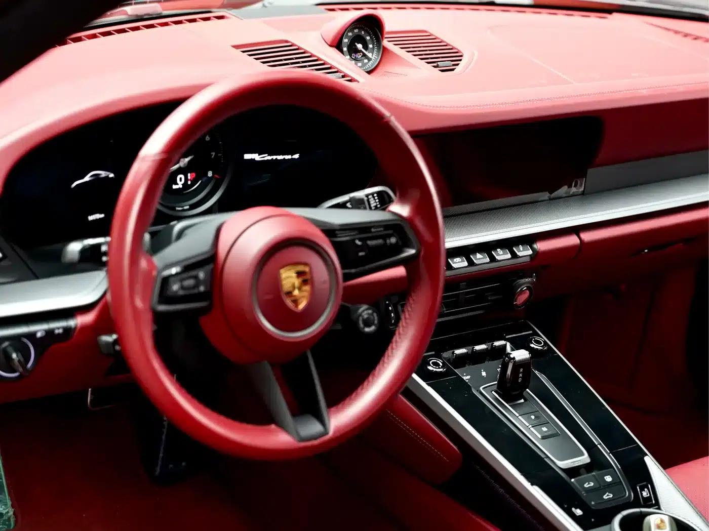 2022 Porsche 911 Carrera 4 3.0T — миниатюра 10