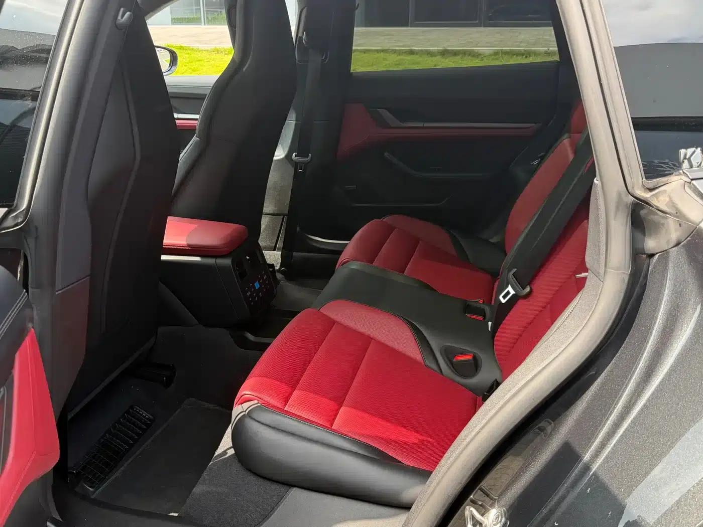 Taycan 2024 Taycan 4 Cross Turismo — миниатюра 11