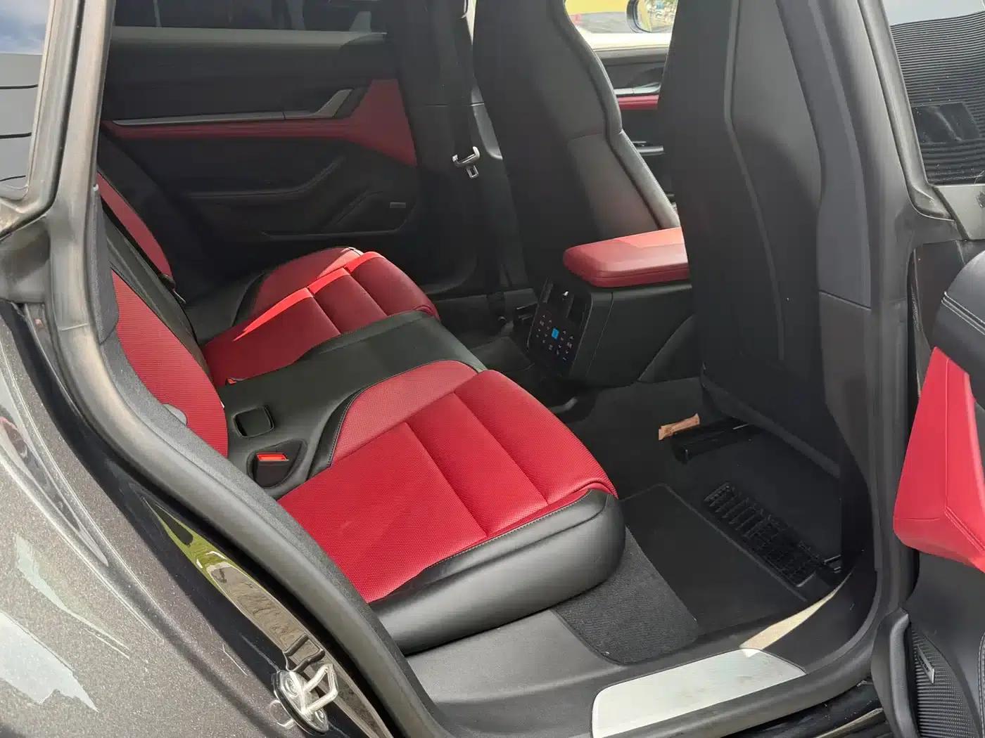 Taycan 2024 Taycan 4 Cross Turismo — миниатюра 12