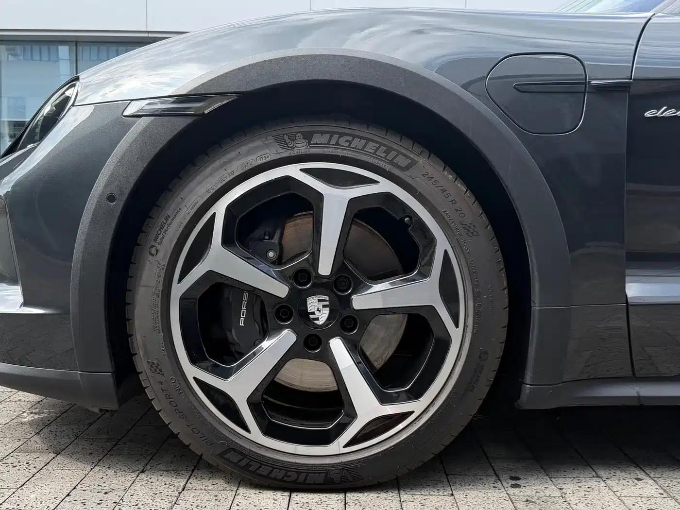 Taycan 2024 Taycan 4 Cross Turismo — миниатюра 20