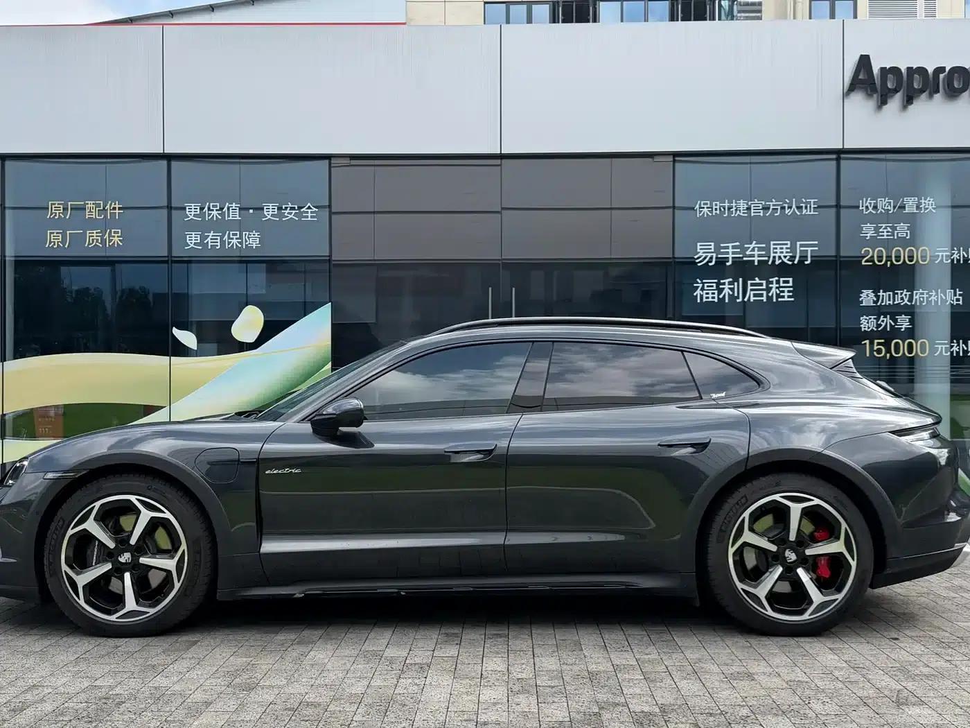 Taycan 2024 Taycan 4 Cross Turismo — миниатюра 3