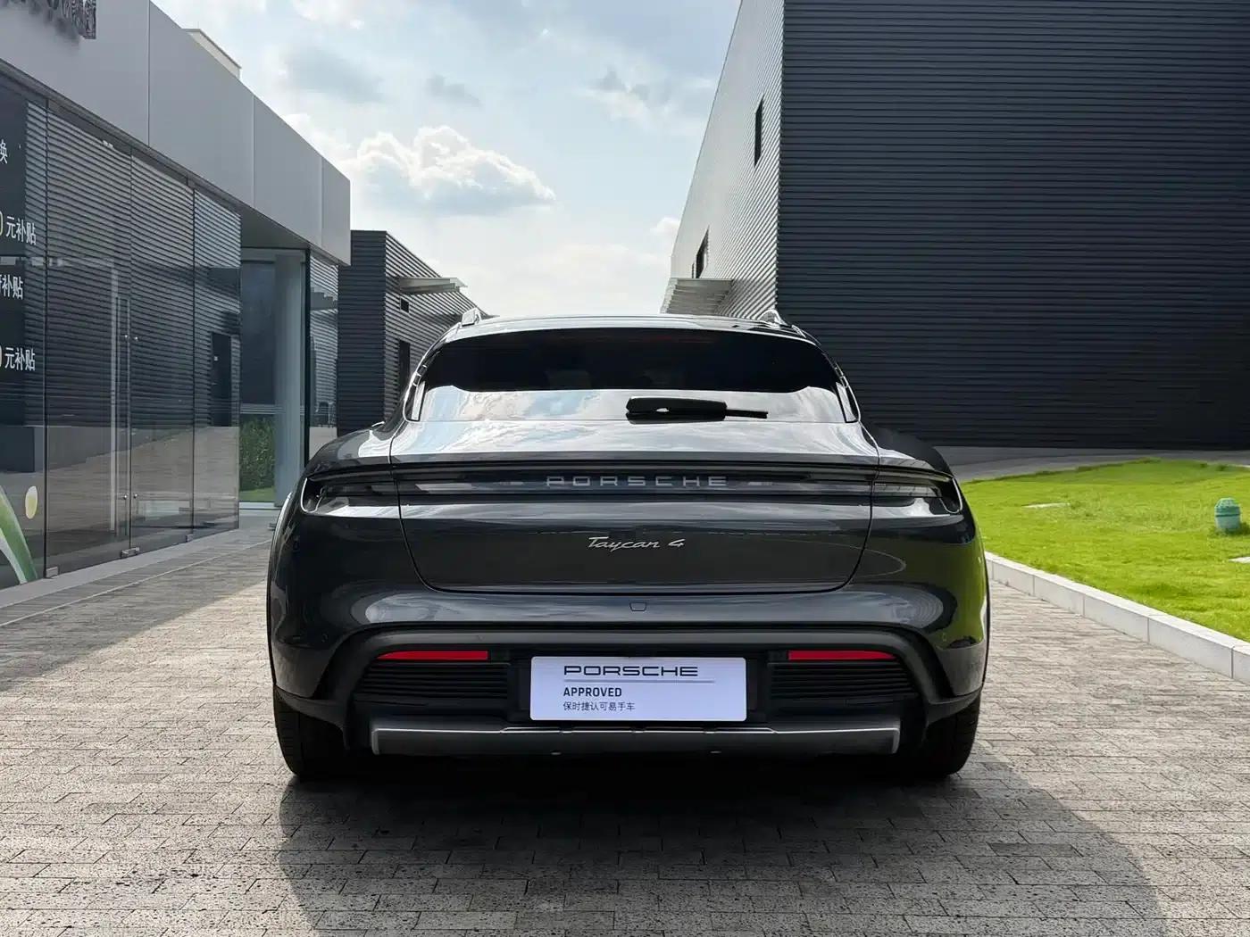 Taycan 2024 Taycan 4 Cross Turismo — миниатюра 5