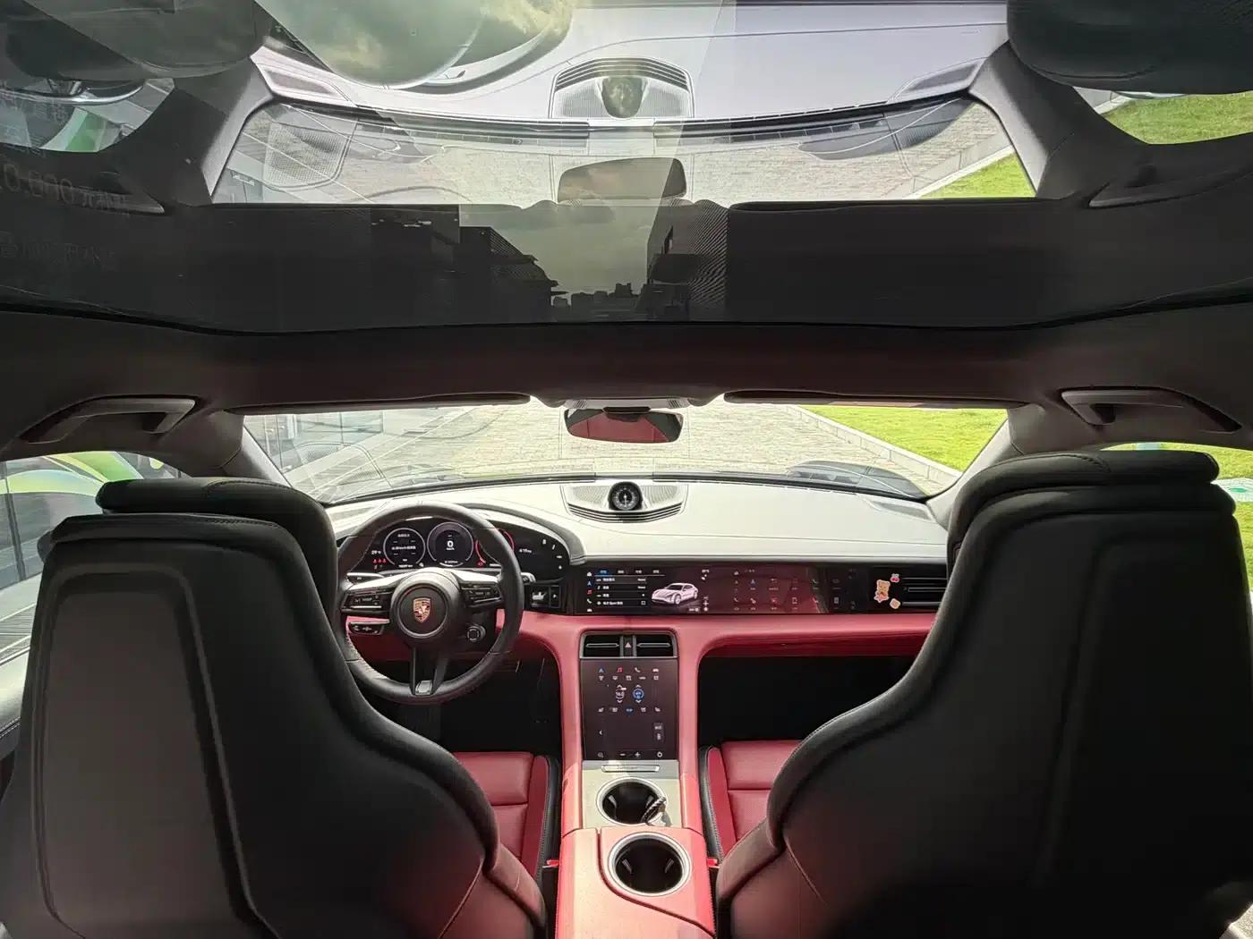 Taycan 2024 Taycan 4 Cross Turismo — миниатюра 10