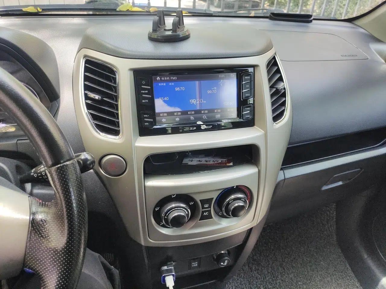 Great Wall M4 2012 1.5L Manual Luxury Version — миниатюра 13