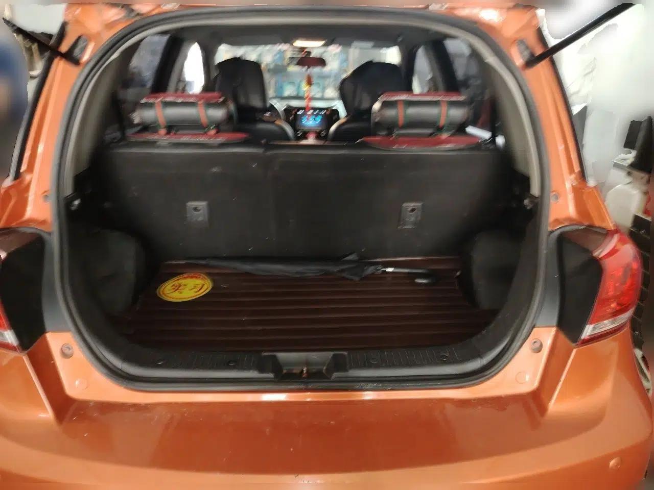 Great Wall M4 2014 1.5L Manual Luxury Model — миниатюра 19