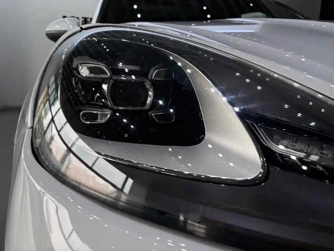 2019 Cayenne E-Hybrid 2.0T — миниатюра 22