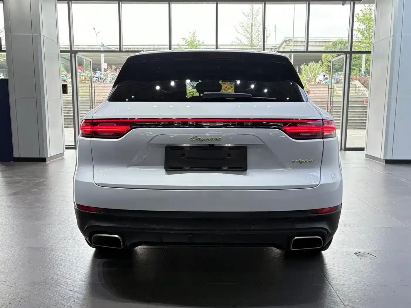 2019 Cayenne E-Hybrid 2.0T — миниатюра 5