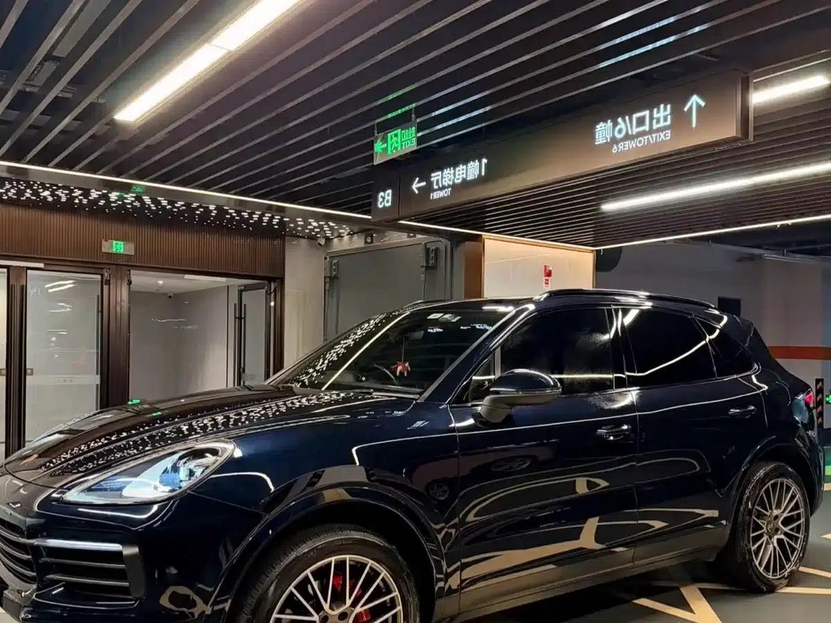 2023 Cayenne E-Hybrid 2.0T Platinum Edition — миниатюра 1