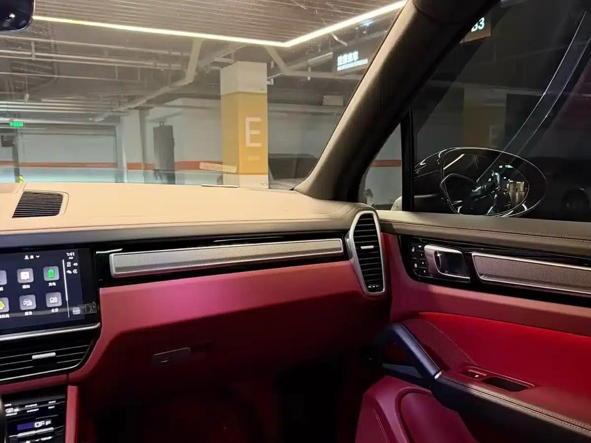 2023 Cayenne E-Hybrid 2.0T Platinum Edition — миниатюра 8