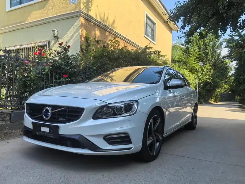 2014 Volvo V60 Facelift T5 Sport Edition — миниатюра 1