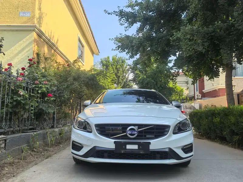 2014 Volvo V60 Facelift T5 Sport Edition — миниатюра 2