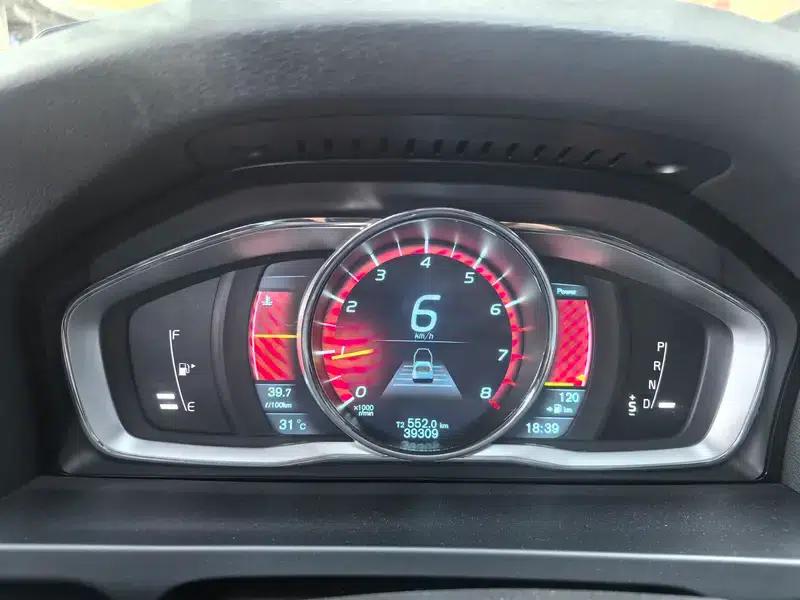 2014 Volvo V60 Facelift T5 Sport Edition — миниатюра 13