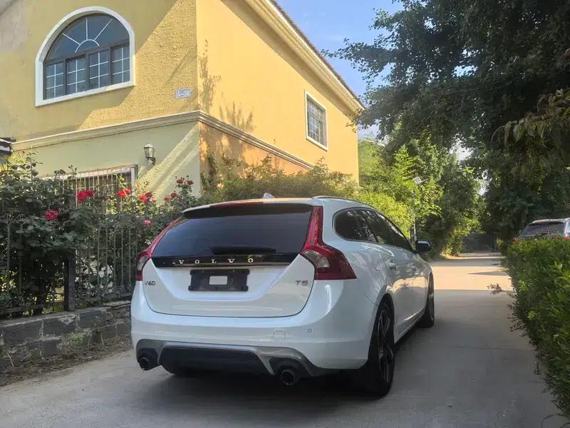 2014 Volvo V60 Facelift T5 Sport Edition — миниатюра 6