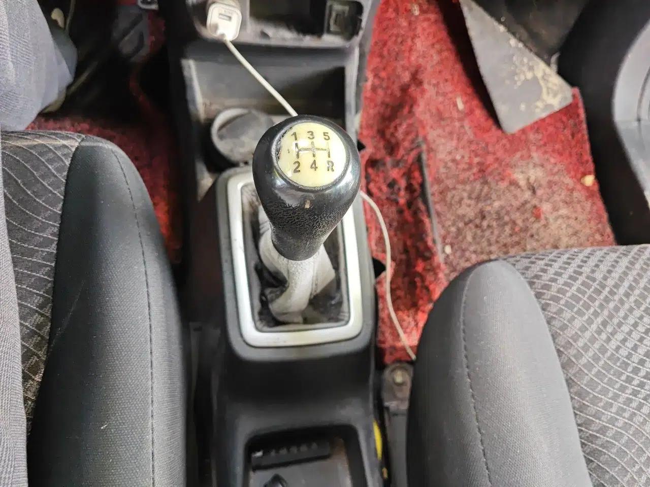 CHANGAN OSHAN Olisway 2013 1.2L Manual Comfort Model — миниатюра 14