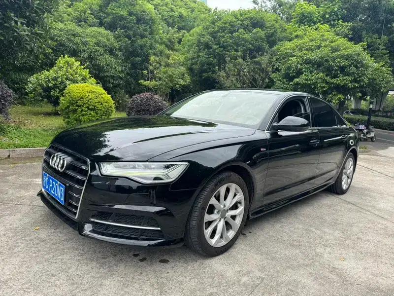 Audi A6L 2018 30th Anniversary Edition 35 TFSI Fashion Model — миниатюра 1