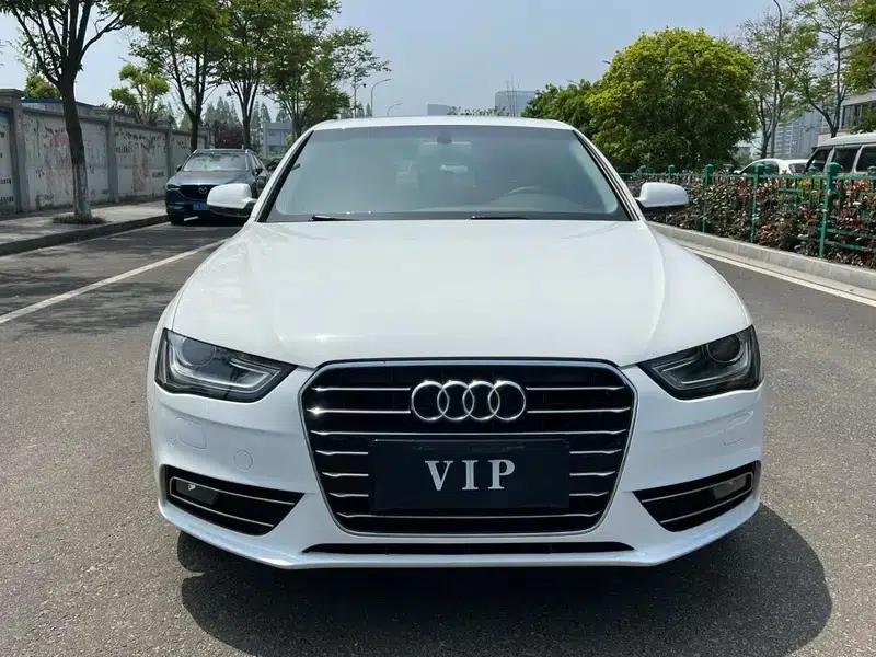 Audi A4L 2016 35 TFSI Classic Edition Automatic Standard Model — миниатюра 2