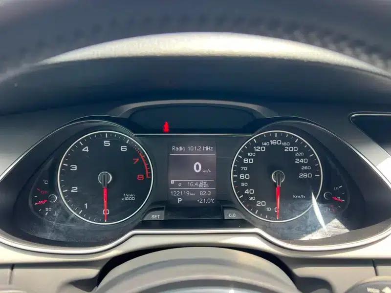 Audi A4L 2016 35 TFSI Classic Edition Automatic Standard Model — миниатюра 13