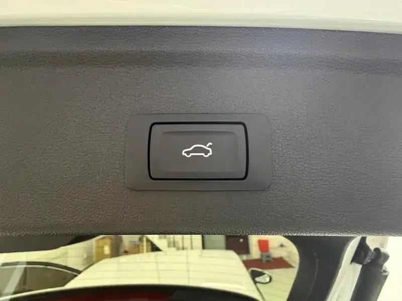 Audi A3 2022 Sportback 35 TFSI Progressive Sport — миниатюра 11