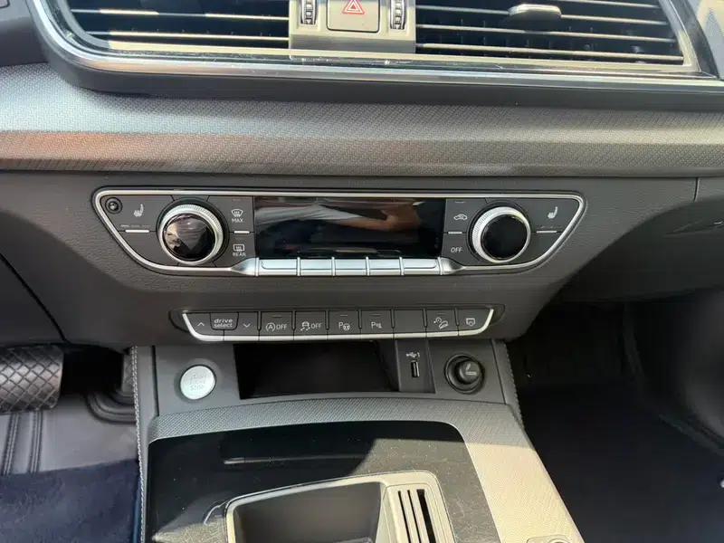 Audi Q5L 2022 40T Luxury Dynamic — миниатюра 8