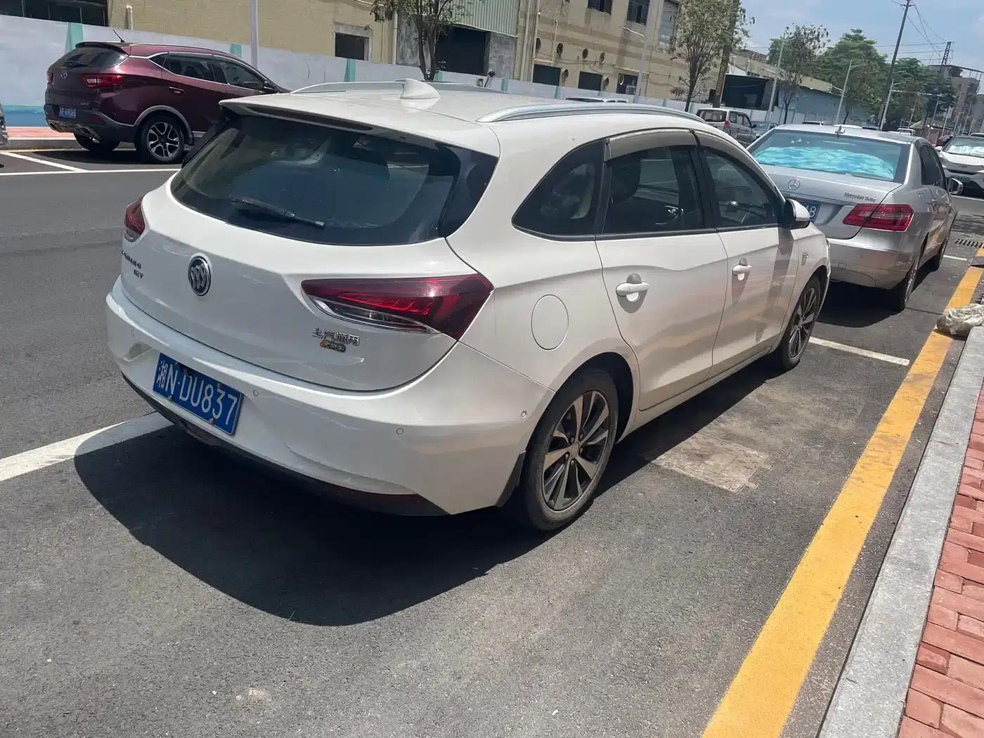 Buick Verano 2018 18T Automatic Elite — миниатюра 2