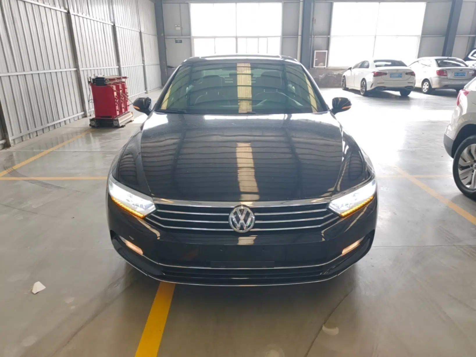 Volkswagen Magotan 2018 330TSI DSG Luxury Model — миниатюра 2