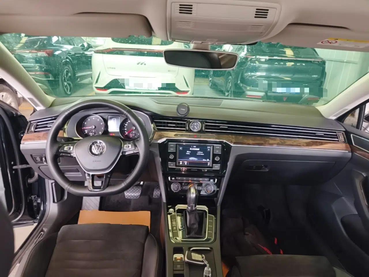 Volkswagen Magotan 2018 330TSI DSG Luxury Model — миниатюра 12
